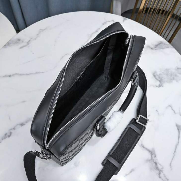 Picture of Gucci Mens Bags _SKUfw160926236fw